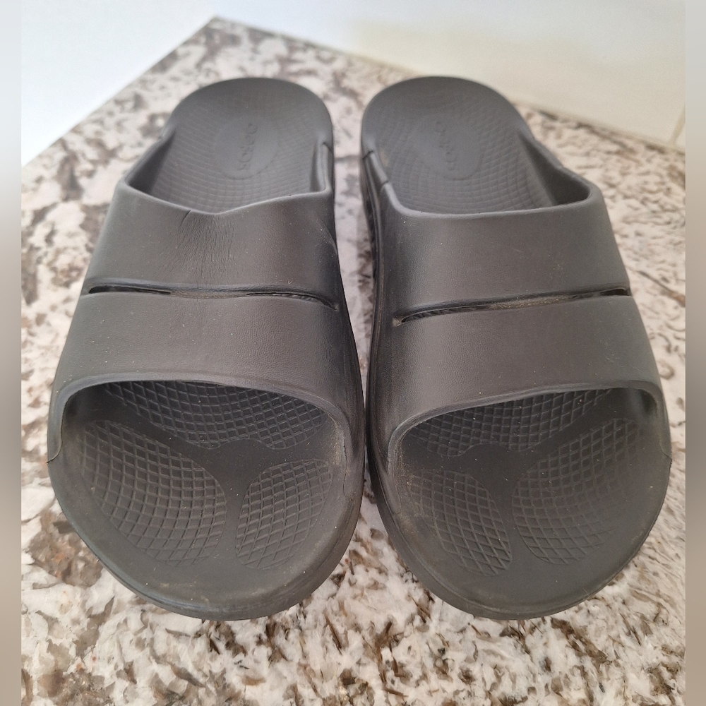 Oofos Black Slide Sandals‎ Size W7